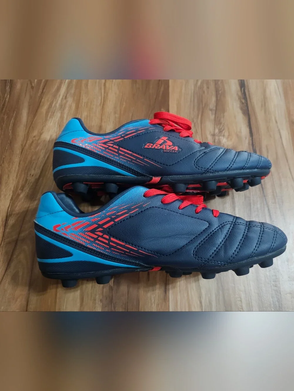 Kids Navy and Red Soccer Cleats with Red Laces Size 4.5